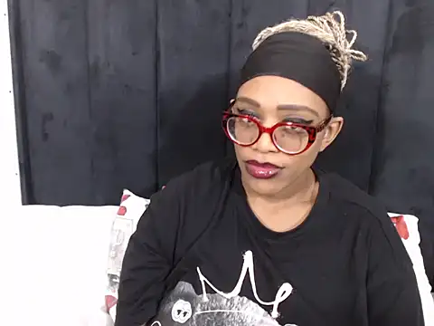 Snapshot of SultryDivax chatting on June 2026 11:24:02 PM SultryDivax online show from June 2026 11:24:02 PM