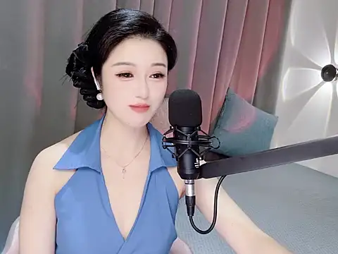 Snapshot of Momo-Wow chatting on June 2026 06:37:02 AM Momo-Wow online show from June 2026 06:37:02 AM