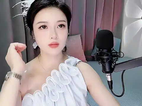 Snapshot of Momo-Wow chatting on June 2026 04:52:02 AM Momo-Wow online show from June 2026 04:52:02 AM