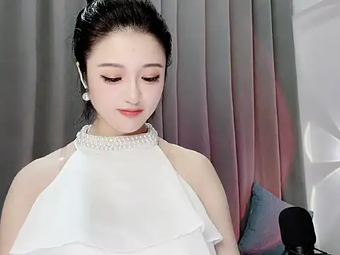 Snapshot of Momo-Wow chatting on June 2026 05:22:01 AM Momo-Wow online show from June 2026 05:22:01 AM