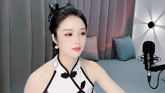 Snapshot of Momo-Wow chatting on June 2026 07:28:01 AM Momo-Wow online show from June 2026 07:28:01 AM