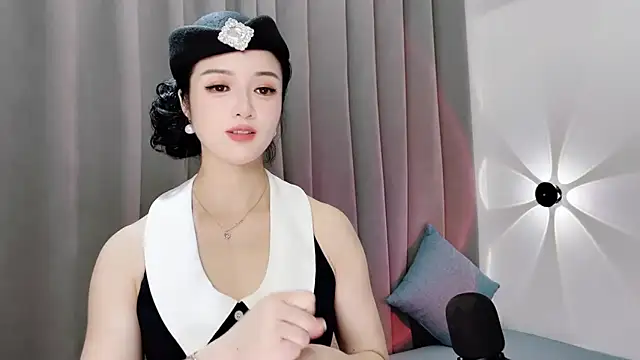 Snapshot of Momo-Wow chatting on June 2026 09:14:01 AM Momo-Wow online show from June 2026 09:14:01 AM
