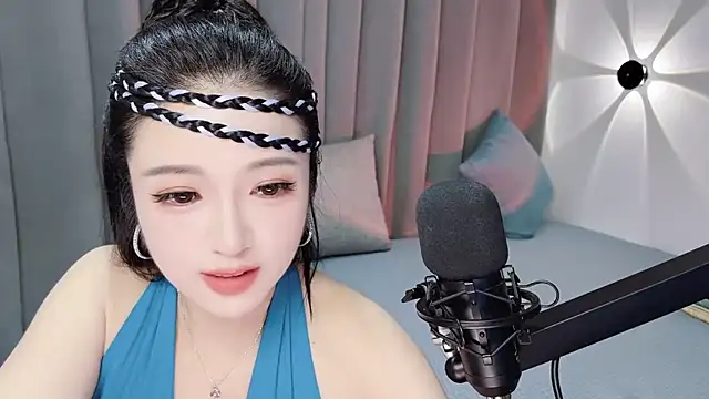 Snapshot of Momo-Wow chatting on June 2026 06:32:02 AM Momo-Wow online show from June 2026 06:32:02 AM