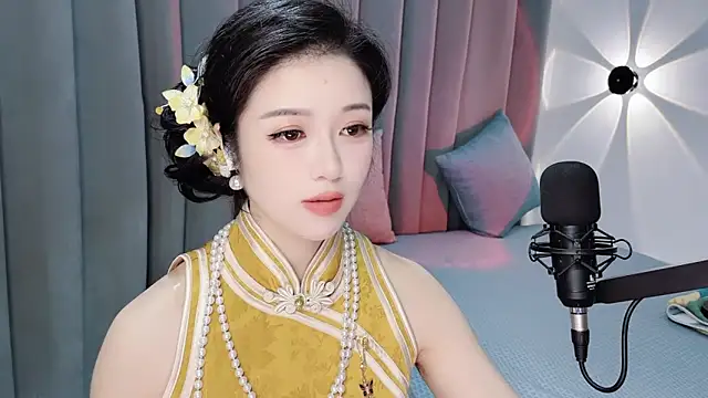 Snapshot of Momo-Wow chatting on June 2026 06:18:02 AM Momo-Wow online show from June 2026 06:18:02 AM