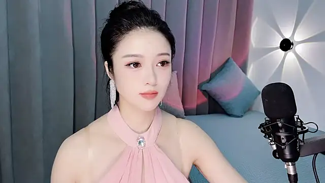 Snapshot of Momo-Wow chatting on July 2026 05:42:02 AM Momo-Wow online show from July 2026 05:42:02 AM