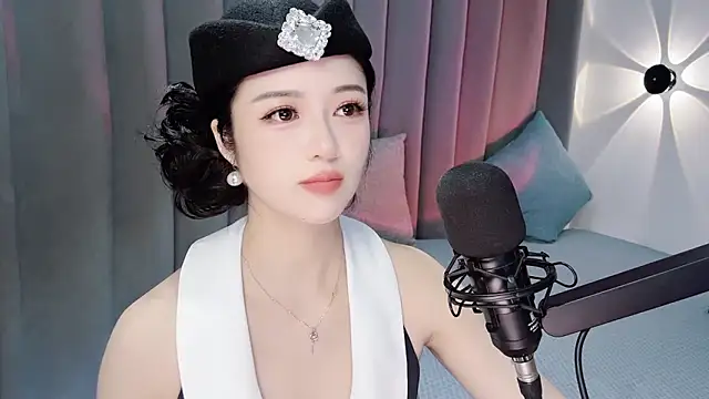 Snapshot of Momo-Wow chatting on July 2026 06:16:02 AM Momo-Wow online show from July 2026 06:16:02 AM