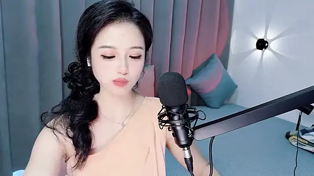 Snapshot of Momo-Wow chatting on July 2026 10:21:02 AM Momo-Wow online show from July 2026 10:21:02 AM