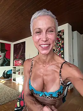 Snapshot of GymQueenCarmen chatting on July 2026 05:27:02 AM GymQueenCarmen online show from July 2026 05:27:02 AM