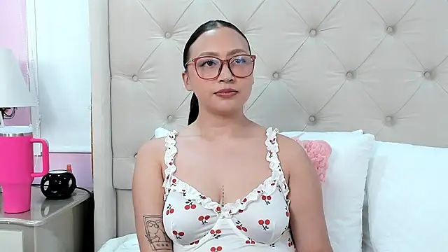 Snapshot of alana_taylor_bss chatting on June 2026 12:32:02 AM alana taylor bss online show from June 2026 12:32:02 AM