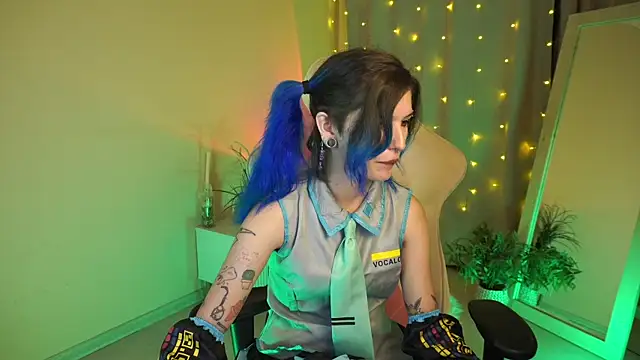Snapshot of Lain_Root chatting on July 2026 05:38:02 AM Lain Root online show from July 2026 05:38:02 AM