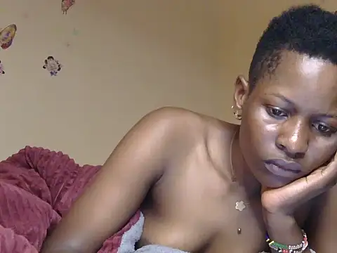 Snapshot of lunah_sexxy chatting on June 2026 07:53:02 AM lunah sexxy online show from June 2026 07:53:02 AM