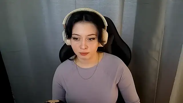 YunaLush online show from June 2026 06:52:02 AM