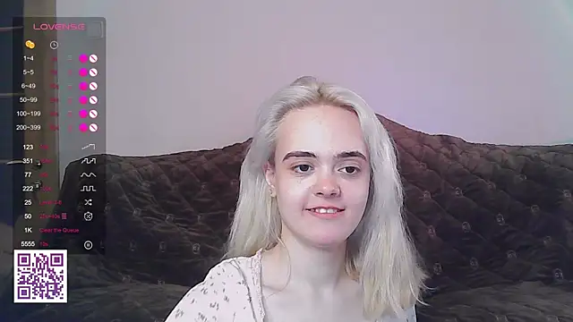 Snapshot of Oxcy_Secret chatting on June 2026 09:14:01 AM Oxcy Secret online show from June 2026 09:14:01 AM