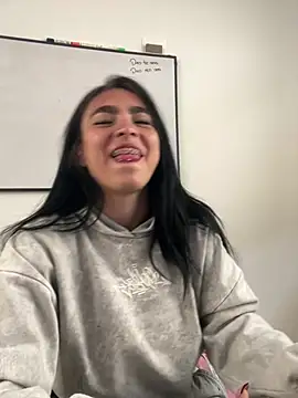 Sara fernandez- online show from June 2026 02:51:02 PM