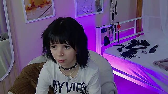 TwiggySmith online show from June 2026 07:36:02 AM