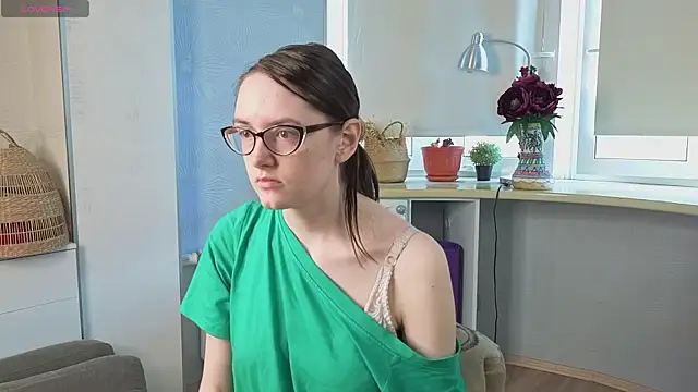 Snapshot of EstelaWeninger chatting on July 2026 04:10:01 AM EstelaWeninger online show from July 2026 04:10:01 AM