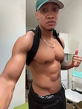 LoganVarela online show from July 2026 09:33:02 PM