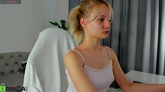 Snapshot of Bunny_Elsy chatting on June 2026 11:47:02 AM Bunny Elsy online show from June 2026 11:47:02 AM