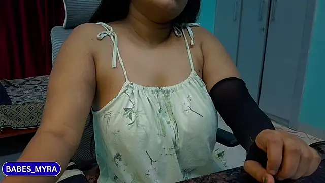 Snapshot of hey_rhea chatting on June 2026 05:19:02 PM hey rhea online show from June 2026 05:19:02 PM