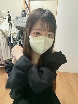 Snapshot of Miiruuu75 chatting on June 2026 12:11:01 AM Miiruuu75 online show from June 2026 12:11:01 AM