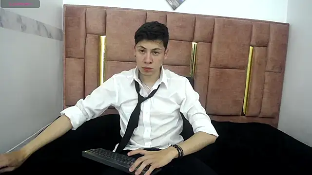 Snapshot of MIA_COINS chatting on June 2026 07:29:02 AM MIA COINS online show from June 2026 07:29:02 AM
