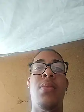 Snapshot of Enzo_Manul chatting on July 2026 12:45:02 PM Enzo Manul online show from July 2026 12:45:02 PM
