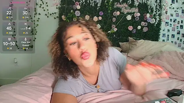 LyraCovee online show from June 2026 12:43:02 AM
