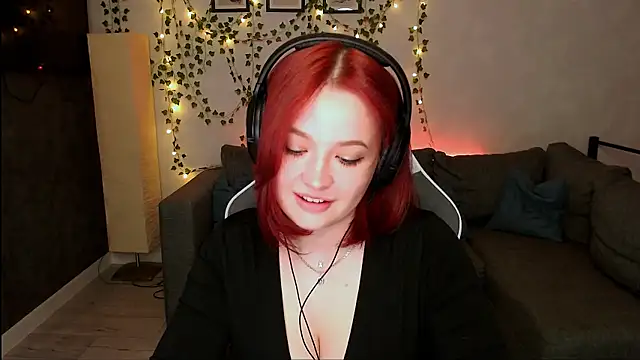 Snapshot of MiaSelene_ chatting on June 2026 01:50:01 AM MiaSelene online show from June 2026 01:50:01 AM