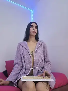 Snapshot of MaddyMendozax chatting on June 2026 01:44:02 AM MaddyMendozax online show from June 2026 01:44:02 AM