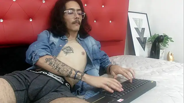 bigcock robert online show from June 2026 07:49:01 PM