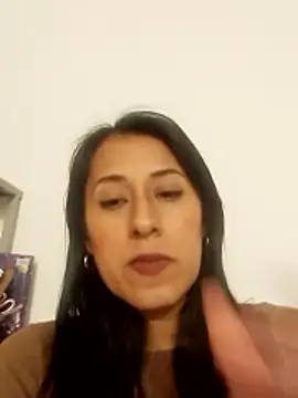 Snapshot of ELY_FE_ chatting on June 2026 03:20:02 AM ELY FE online show from June 2026 03:20:02 AM