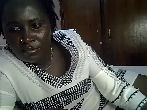 Snapshot of Lilyo66 chatting on June 2026 02:17:02 PM Lilyo66 online show from June 2026 02:17:02 PM