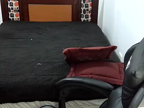 Snapshot of Lolacurly69 chatting on June 2026 02:36:02 AM Lolacurly69 online show from June 2026 02:36:02 AM