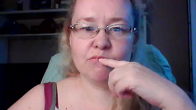 Snapshot of Viola27 chatting on June 2026 02:58:01 PM Viola27 online show from June 2026 02:58:01 PM