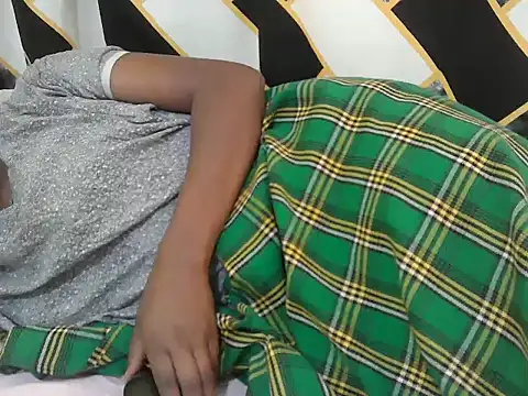 lilmomaa online show from July 2026 01:15:02 PM