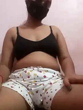 Snapshot of TRISHA0404 chatting on June 2026 09:34:02 AM TRISHA0404 online show from June 2026 09:34:02 AM