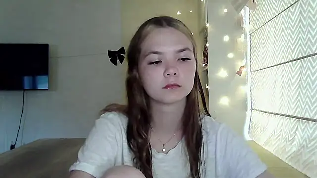 AvrilGillig online show from June 2026 02:12:01 PM
