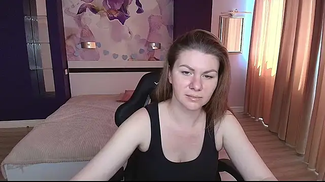 Snapshot of LunaKissesx chatting on June 2026 11:25:02 AM LunaKissesx online show from June 2026 11:25:02 AM