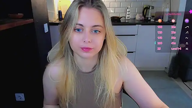 Snapshot of blonde_kellyy chatting on July 2026 05:14:02 AM blonde kellyy online show from July 2026 05:14:02 AM