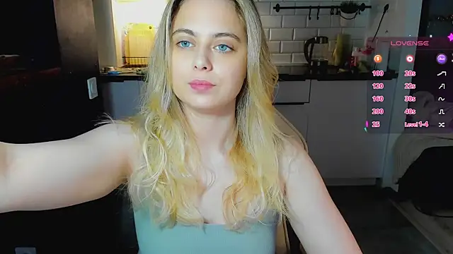 Snapshot of blonde_kellyy chatting on July 2026 02:25:02 AM blonde kellyy online show from July 2026 02:25:02 AM