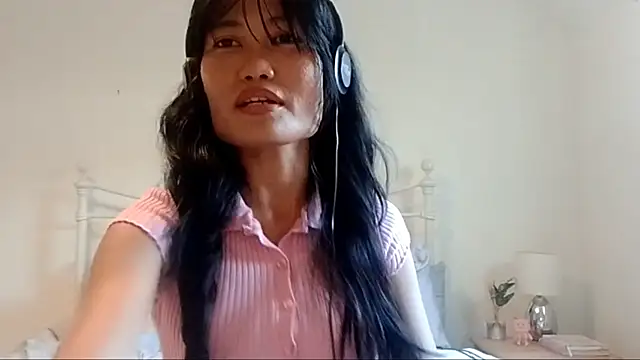 MichelEdland online show from June 2026 01:45:02 PM