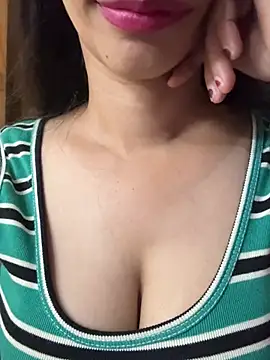 Lustofloves online show from June 2026 04:46:01 PM