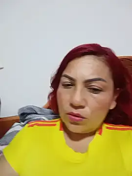 Agata Traviesa online show from June 2026 04:00:02 AM