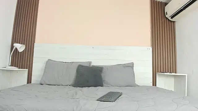 Snapshot of Bruno_fox chatting on July 2026 08:00:01 PM Bruno fox online show from July 2026 08:00:01 PM