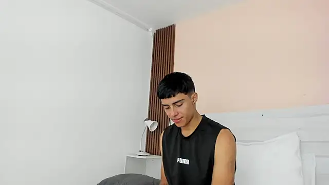 Snapshot of Bruno_fox chatting on July 2026 08:39:01 PM Bruno fox online show from July 2026 08:39:01 PM