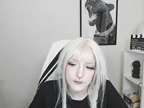 Snapshot of NikaDream chatting on July 2026 01:06:02 PM NikaDream online show from July 2026 01:06:02 PM