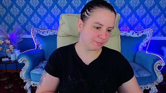Snapshot of KatrinMilly chatting on June 2026 05:39:02 AM KatrinMilly online show from June 2026 05:39:02 AM