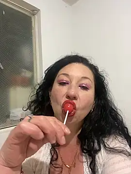 Snapshot of TheEmpress89 chatting on June 2026 03:31:02 AM TheEmpress89 online show from June 2026 03:31:02 AM