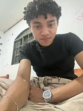 Snapshot of Guilhermesousaferro chatting on June 2026 12:41:02 AM Guilhermesousaferro online show from June 2026 12:41:02 AM