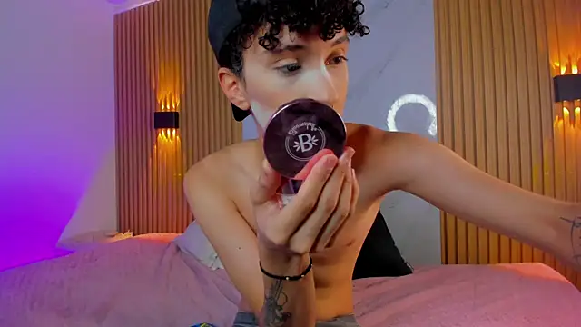 Snapshot of im_ethan_ chatting on July 2026 11:50:01 AM im ethan online show from July 2026 11:50:01 AM